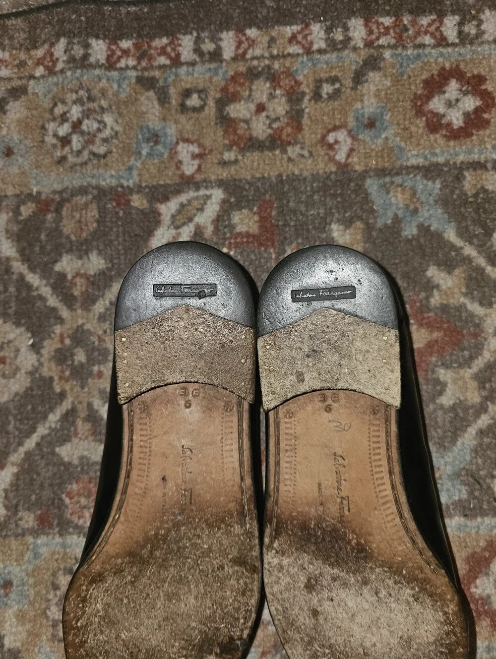 SALVATORE FERRAGAMO Gorgeous Smooth Black Leather Slipons Loafers 9EE VERY NICE!